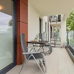 Lägenhet Nowa Flotylla 2-bedroom With River And Port View By Renters Świnoujście