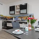 Nowa Flotylla 2-bedroom With River And Port View By Renters Świnoujście