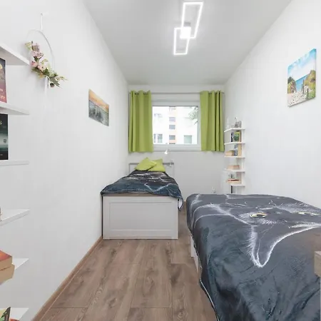 Nowa Flotylla 2-bedroom With River And Port View By Renters Lägenhet