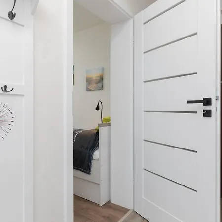 Nowa Flotylla 2-bedroom With River And Port View By Renters